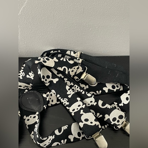 Grunge Skull Suspenders ( ONE PAIR WORN IN A DISNEY SHOW ) - Picture 8 of 9